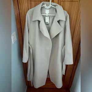 H&M pink beige coat in size XXL.
